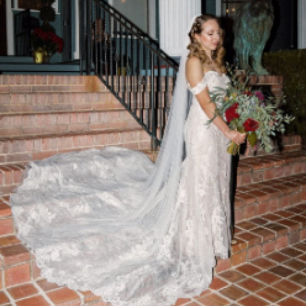 NEW Long Ivory Wedding Bridal Veil